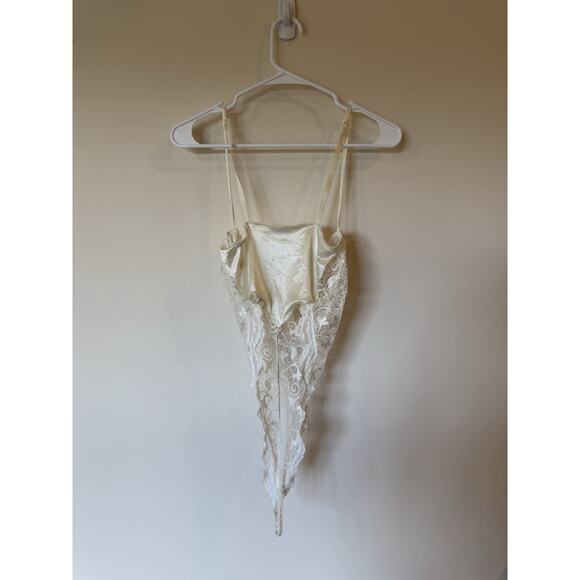 VINTAGE VICTORIA'S SECRET Ivory Lace & Satin High Cut Bridal Teddy Bodysuit 36C - Picture 2 of 10